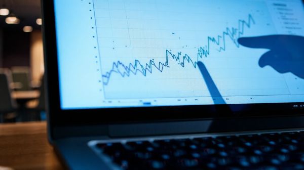 Analyse approfondie des défis traités par Socials Analytica